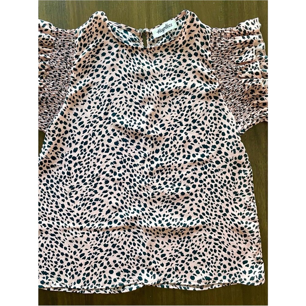 Haptics Pink Leopard Smocked Sleeve Blouse - Medium